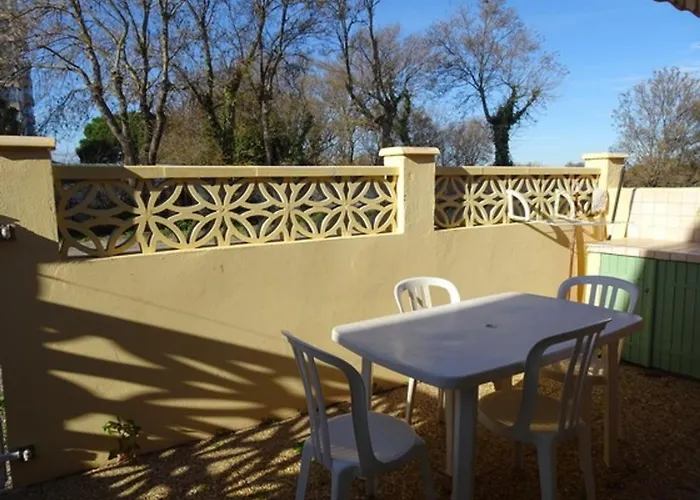 Pavillon Renove 2 Pieces + Mezzanine A 500m De La Avec Parking Prive - Fr-1-776-53 別荘 *